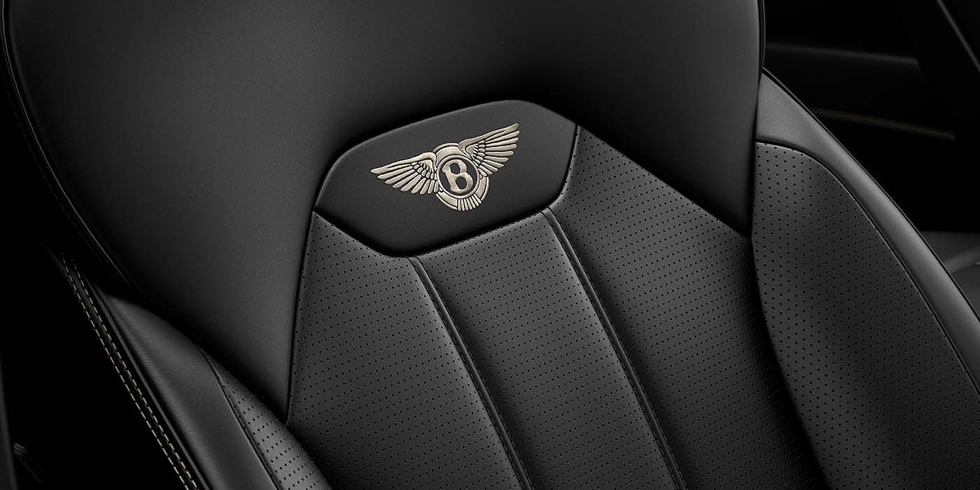 Bentley Praha Bentley Bentayga EWB SUV Beluga black leather seat detail