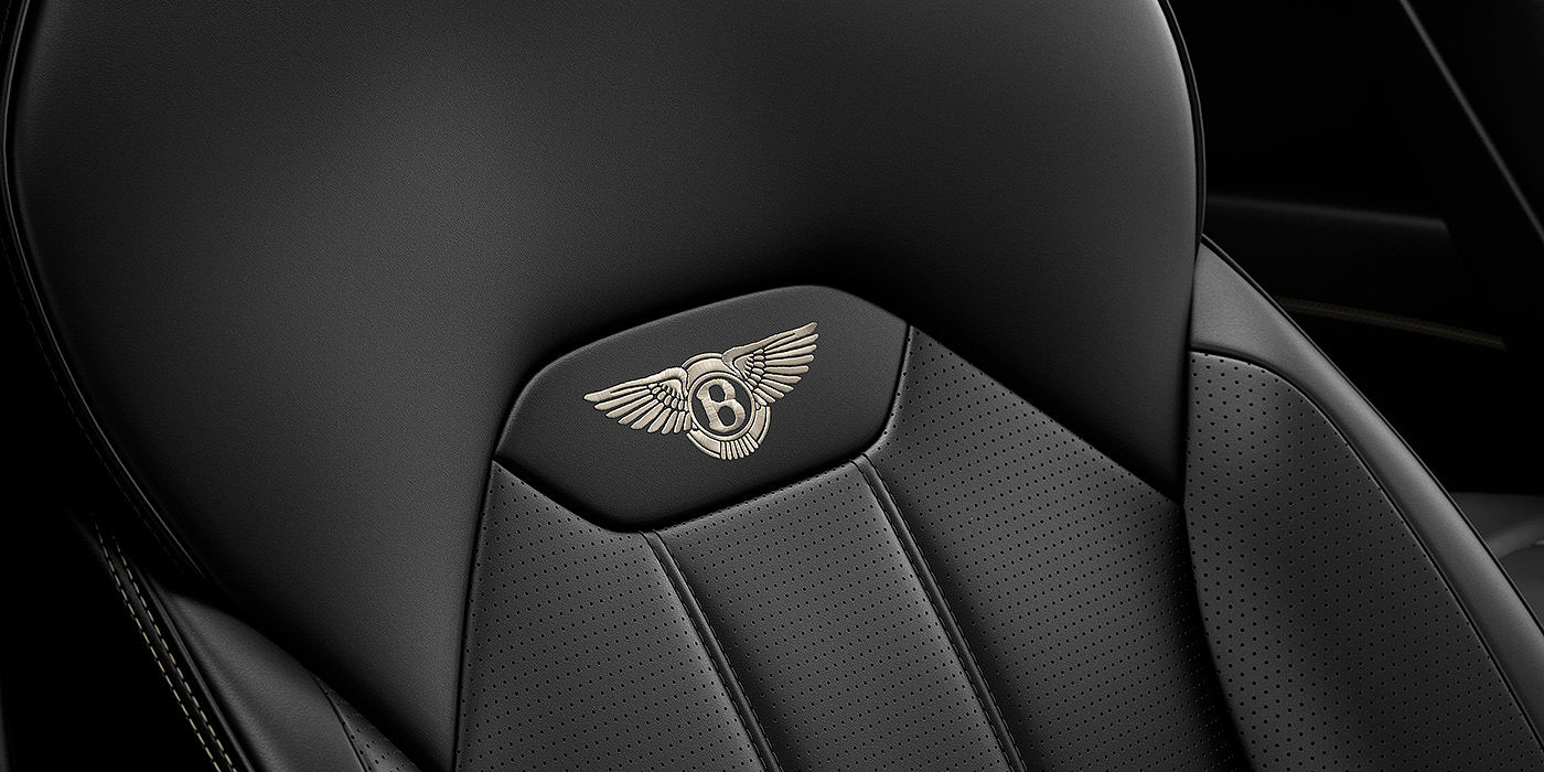 Bentley Praha Bentley Bentayga seat with detailed Linen coloured contrast stitching on Beluga black coloured hide.