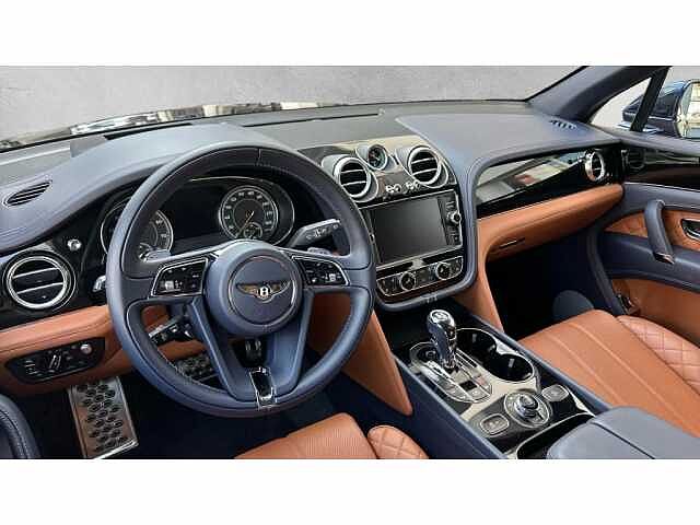 9:Bentley Bentayga V8, SUV, Peacock, Bentley Praha