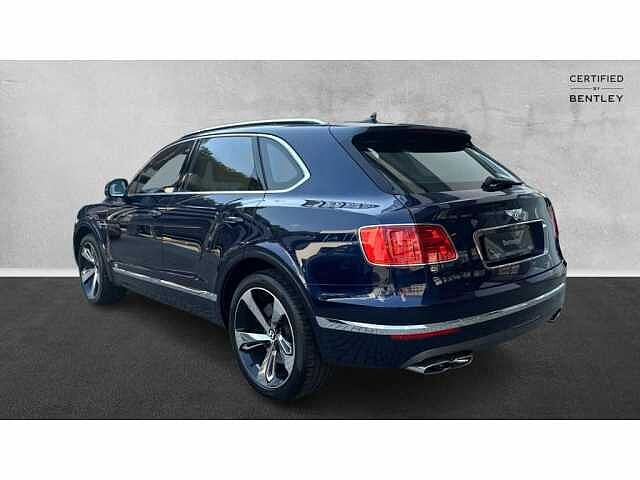 2:Bentley Bentayga V8, SUV, Peacock, Bentley Praha